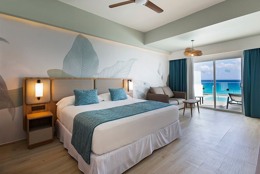 Guest room at Hotel Riu Ventura