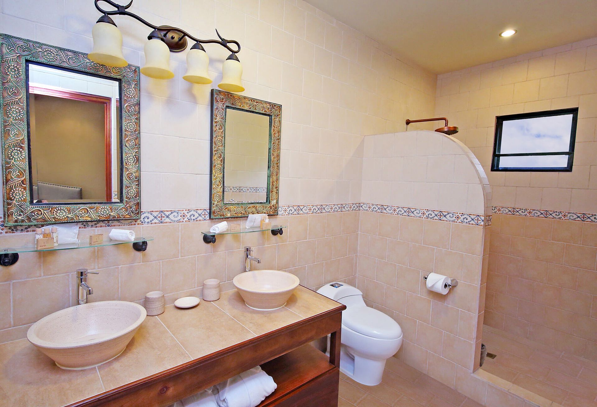 Los Establos Boutique Resort Rooms & Suites