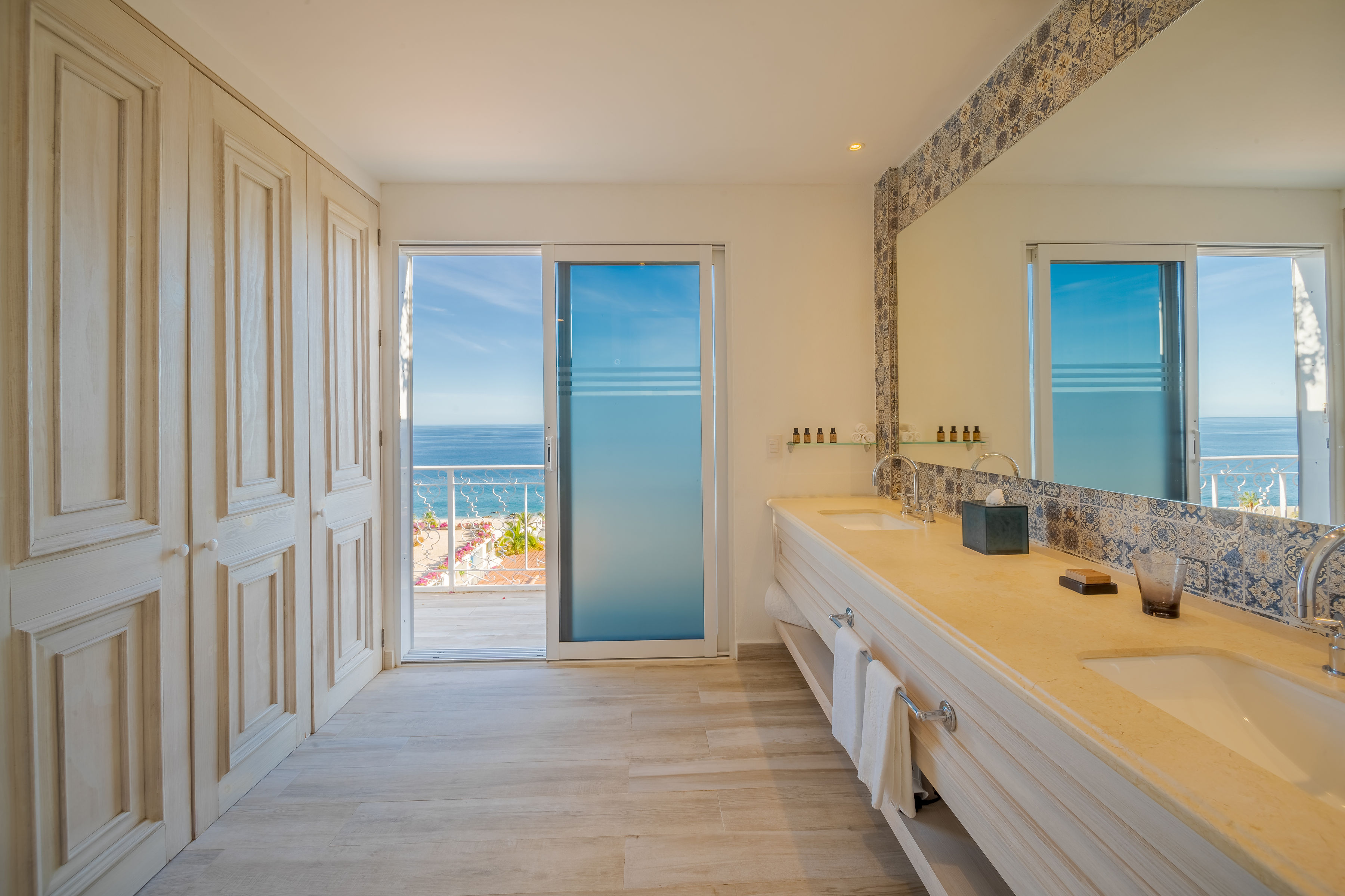 One-Bedroom Balcony Ocean View Suite — bathroom with soaking tub