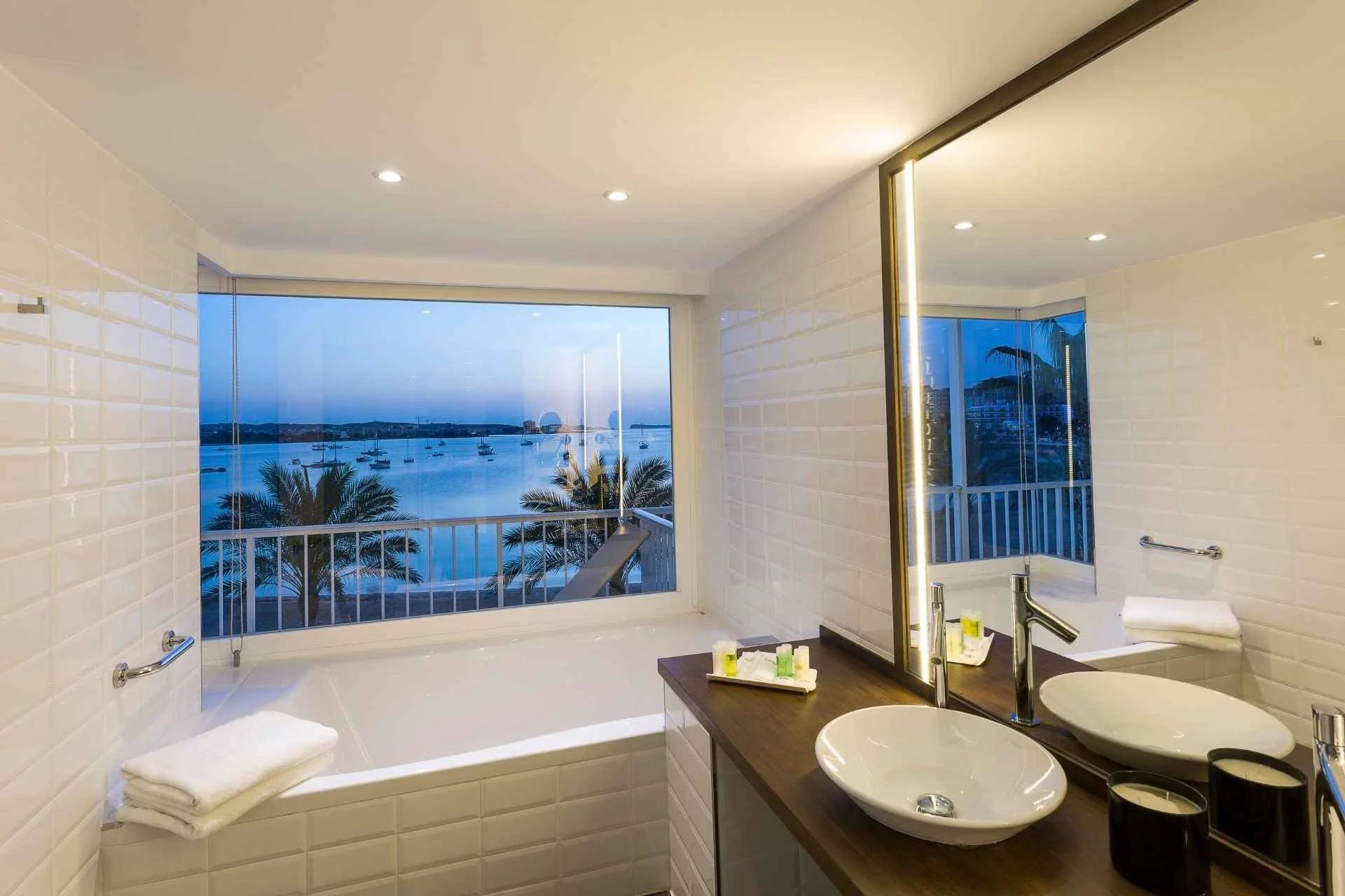 Guest room at Palladium Hotel Palmyra, Trademark Collection