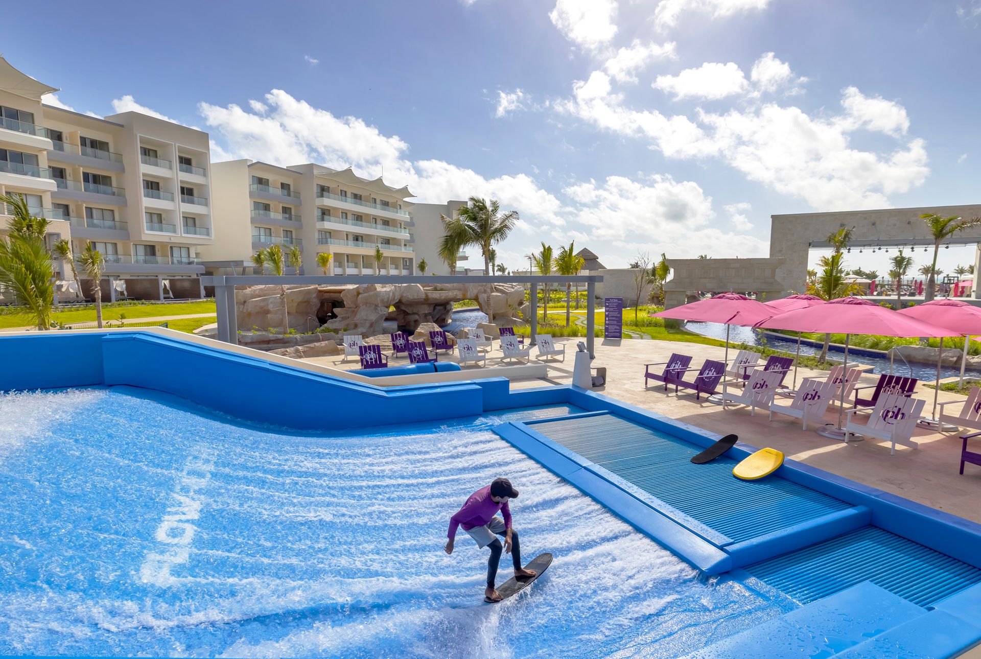 FlowRider surf simulator