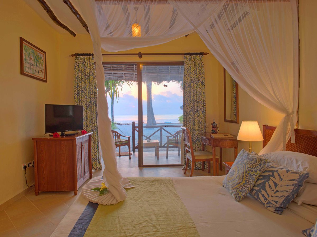 Sultan Sands Island Resort & Spa Rooms & Suites