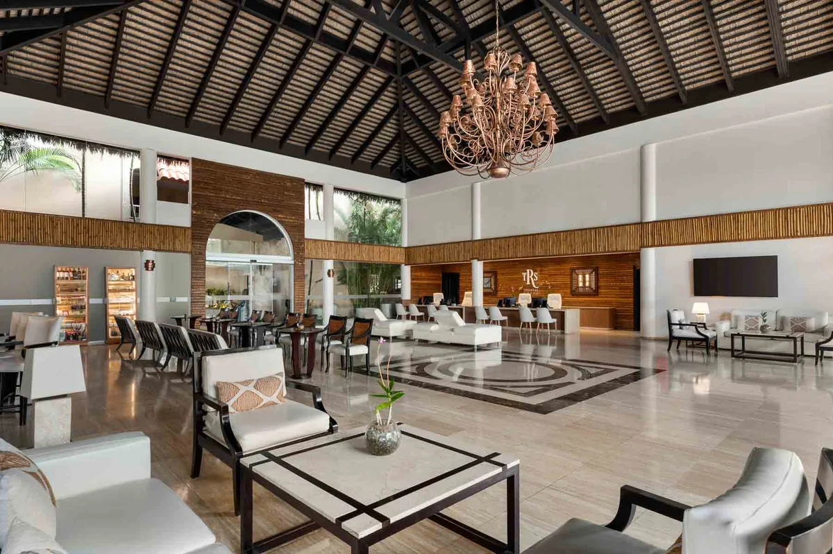 TRS Turquesa Hotel lobby with contemporary design and Aurum cocktail bar