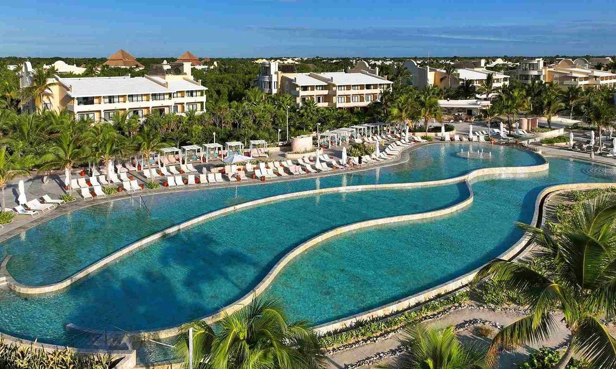 Helios infinity pool overlooking the Caribbean Sea